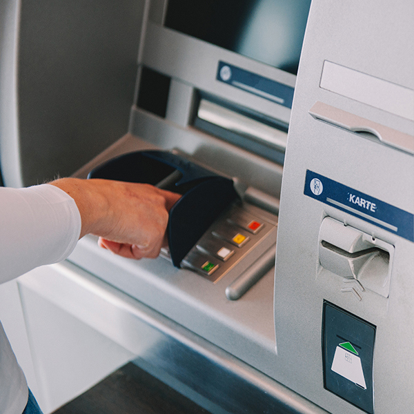 أجهزة الصرافة الآلية